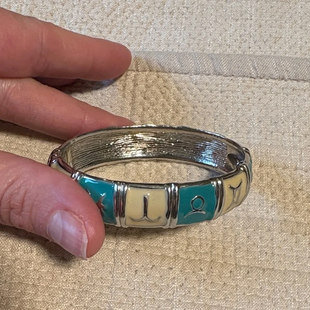 Vintage Astrological Enamel zodaic bracelet made in korea. In EUC - Picture 7 of 7